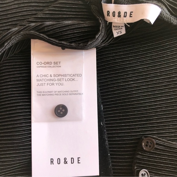 NWT Ro & De Rouched Black Mock TurtleNeck Keyhole Back Co-ord Set Top - Picture 3 of 4